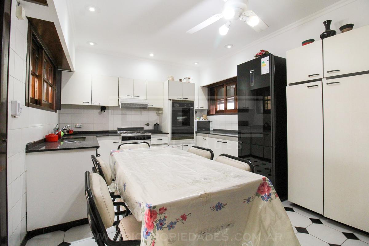 Foto de Casa 5 dormitorios Venta - Saavedra, imagen 5