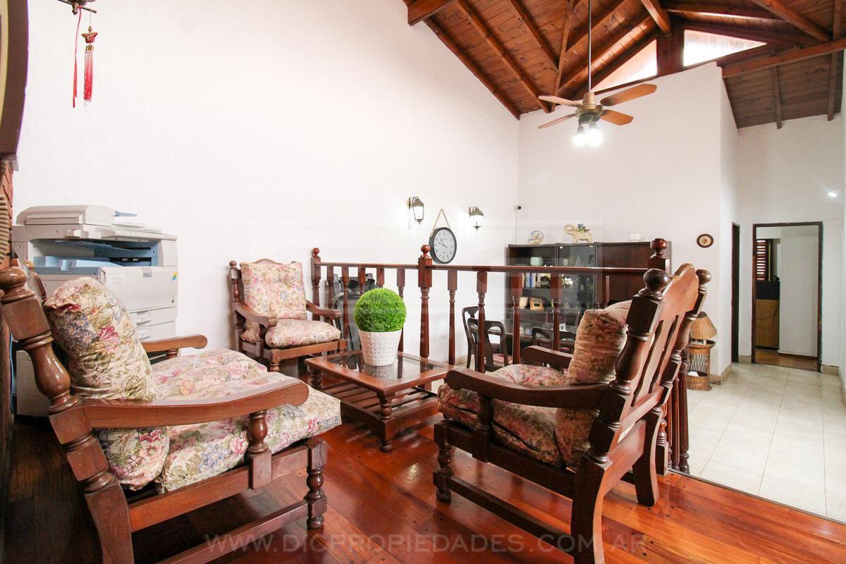 Foto de Casa 5 dormitorios Venta - Saavedra, imagen 1