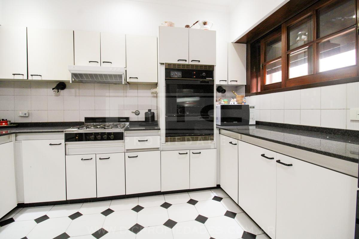 Foto de Casa 5 dormitorios Venta - Saavedra, imagen 3