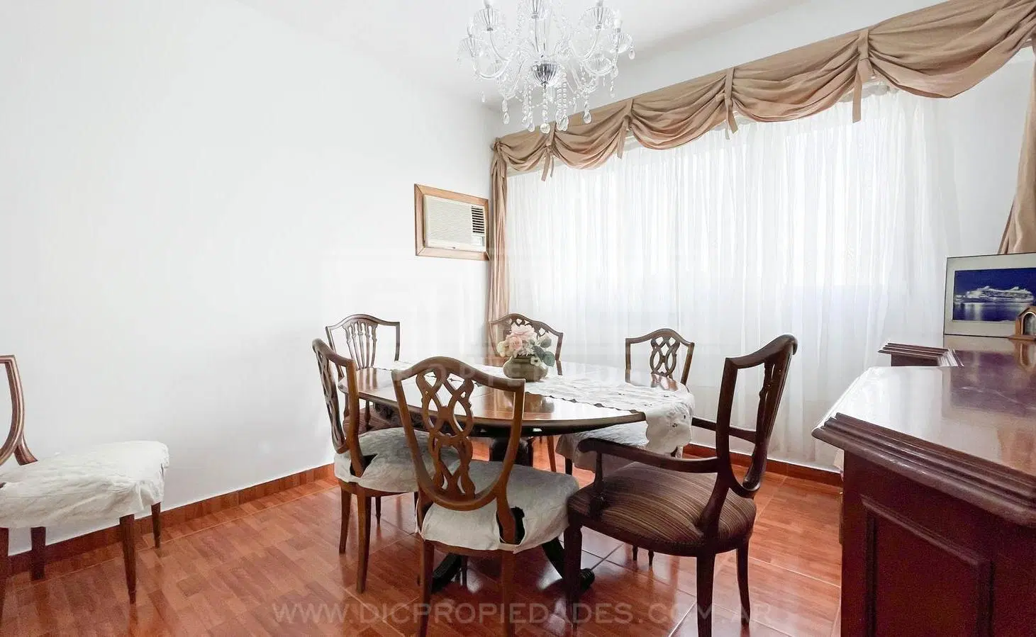 Departamento 4 ambientes Venta - Coghlan 3
