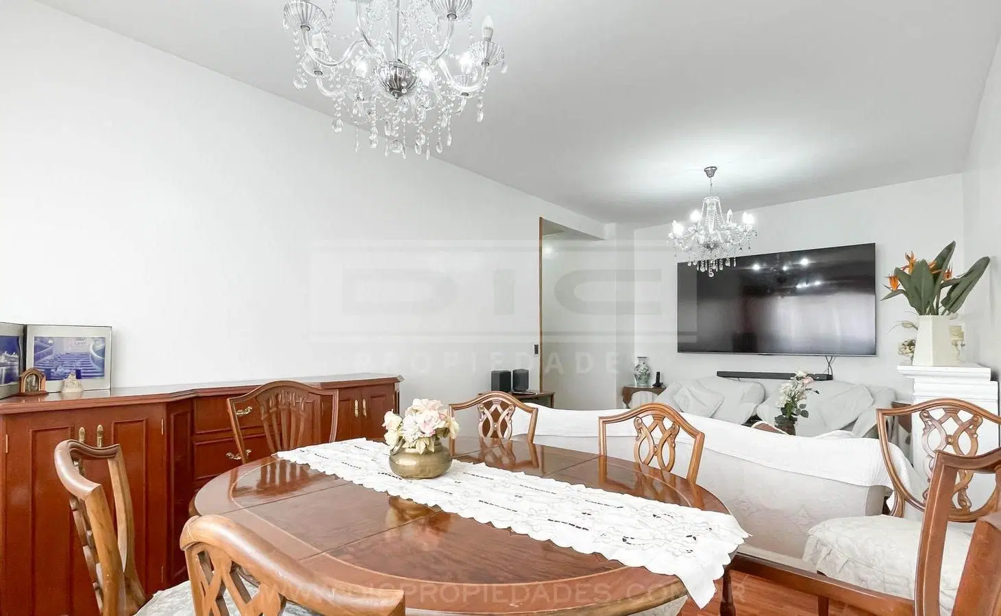 Departamento 4 ambientes Venta - Coghlan 5