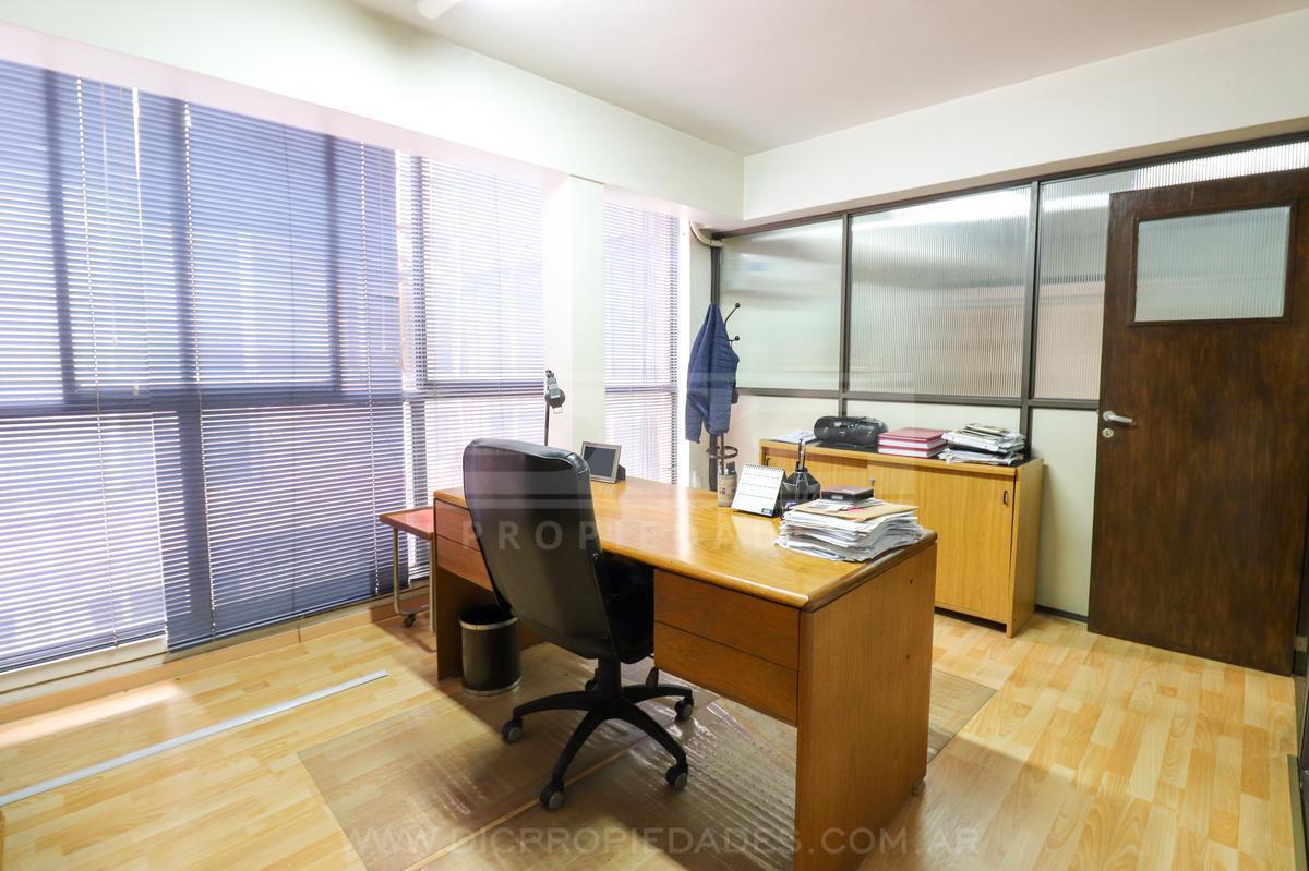 Foto de Oficina 5 ambientes Venta - Villa Urquiza, imagen 1