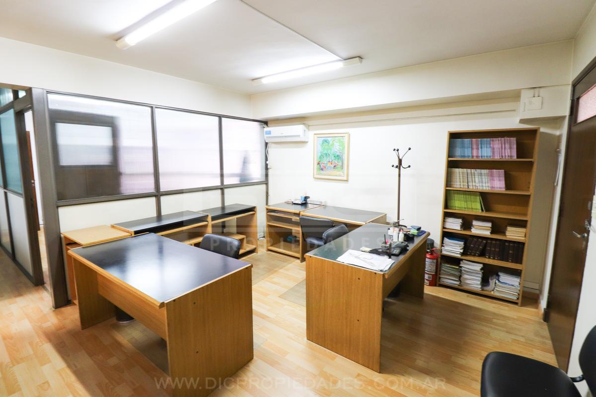 Foto de Oficina 5 ambientes Venta - Villa Urquiza, imagen 2