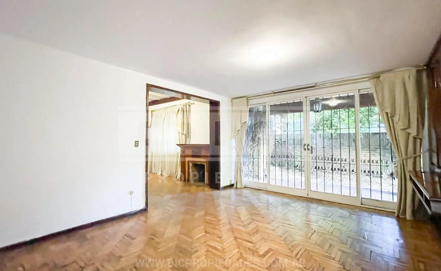 Chalet 5 dormitorios Venta - Martinez-Vias/Libert. 2