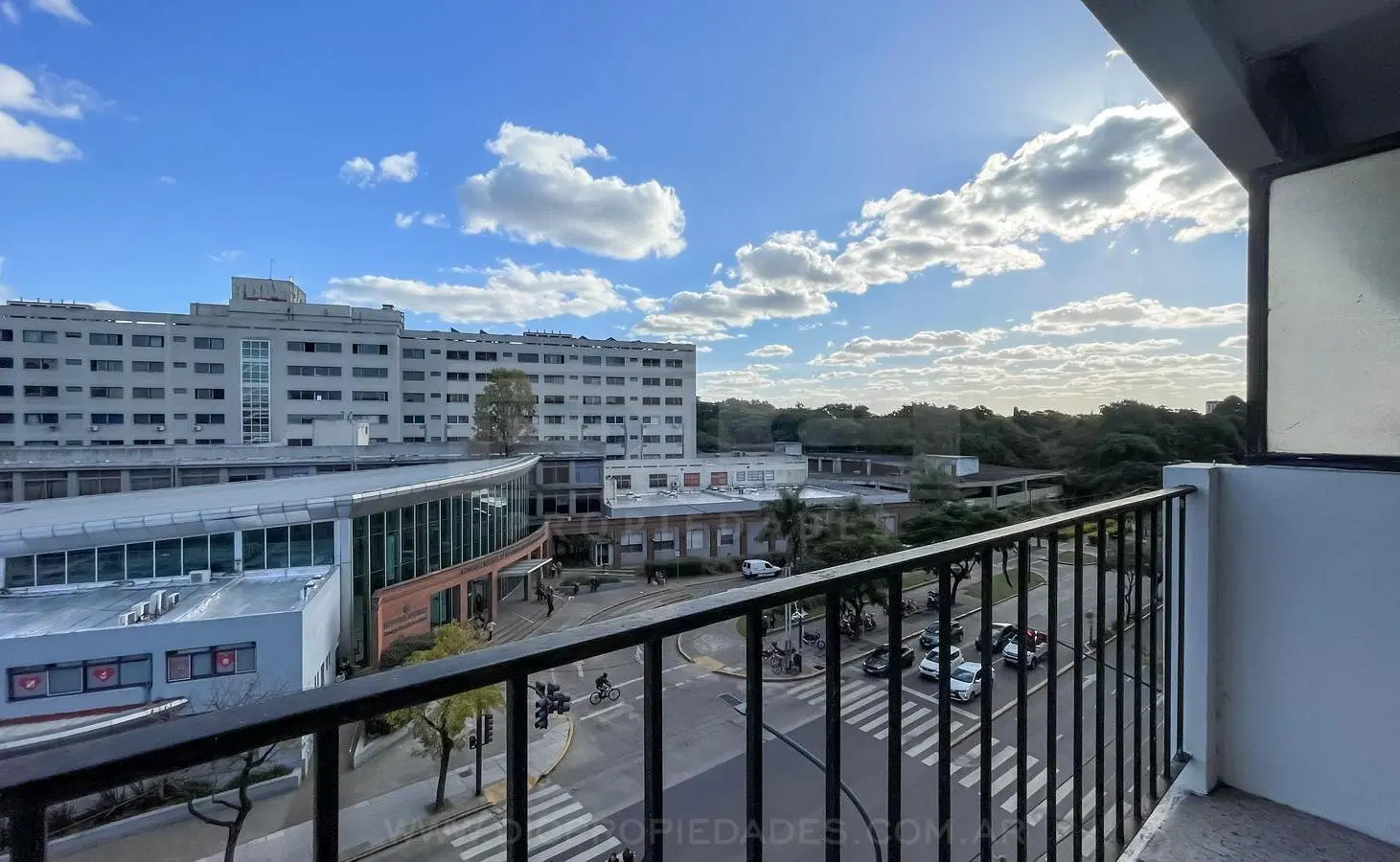 Departamento 3 ambientes Venta - Martinez -Vias/Santa Fe 5