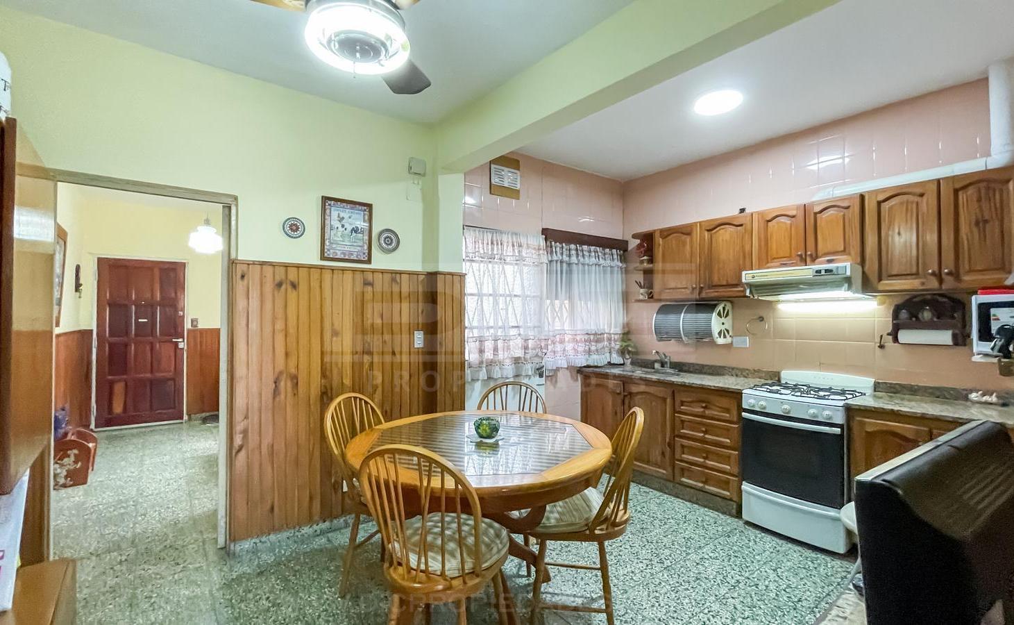 Foto de Chalet 2 dormitorios Venta - Olivos, imagen 2