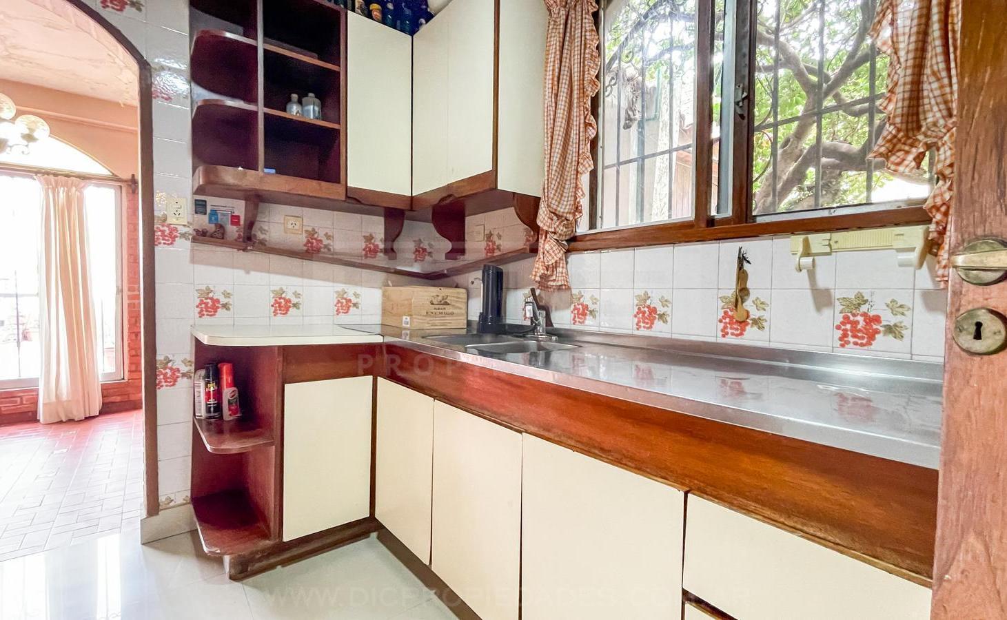 Foto de Chalet 4 dormitorios Venta - Olivos-Maipu/Uzal, imagen 5