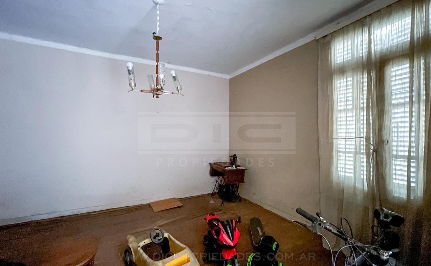 Foto de Chalet 2 dormitorios Venta - Olivos-Maipu/Uzal, imagen 2