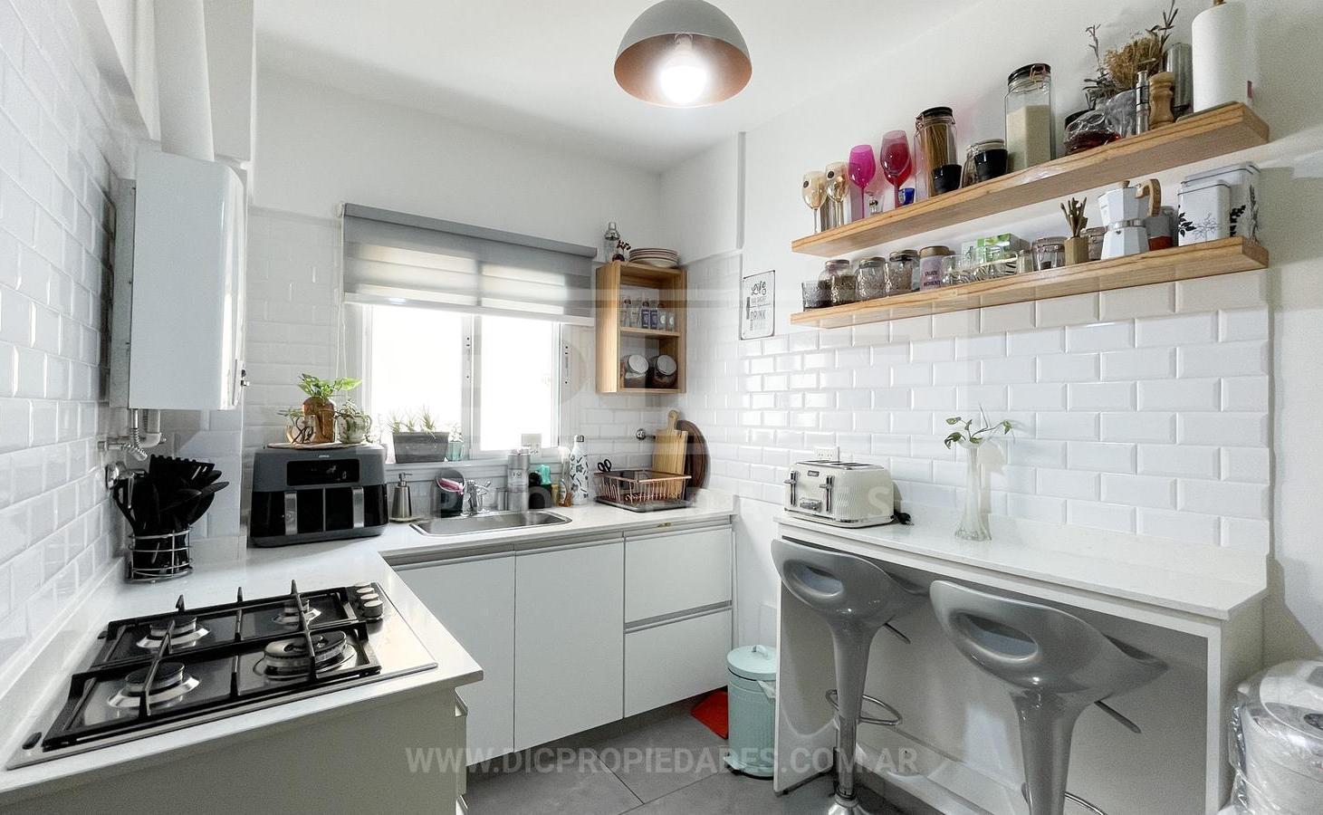 Foto de Departamento 3 ambientes Venta - Olivos-Vias/Maipu, imagen 2