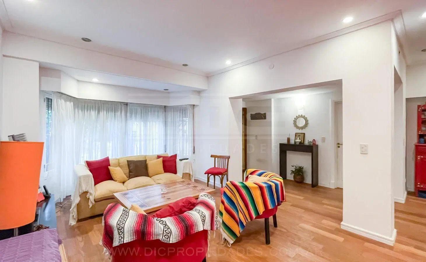 Casa 4 dormitorios Venta - La Lucila-Vias/Maipu 3