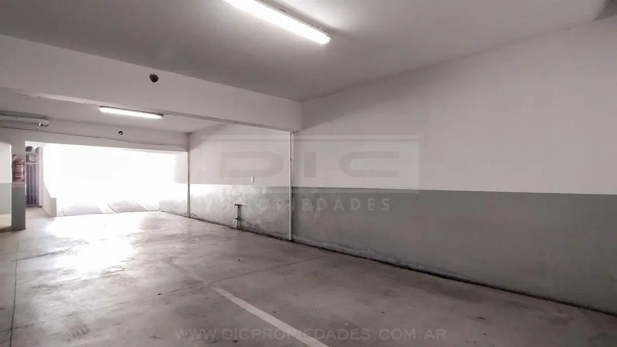 Cochera Venta - Olivos 8