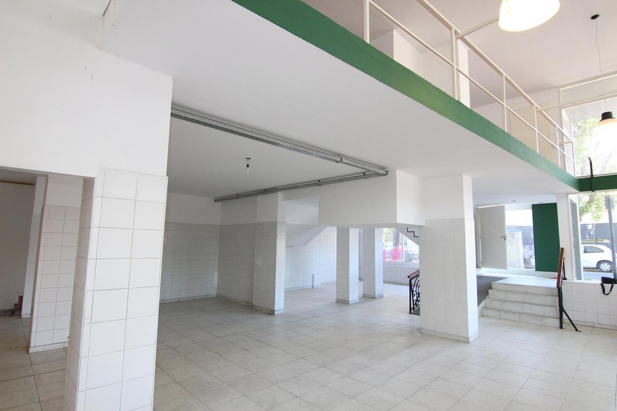 Foto de Muy buen Local en inmejorable zona comercial de Olivos, imagen 2