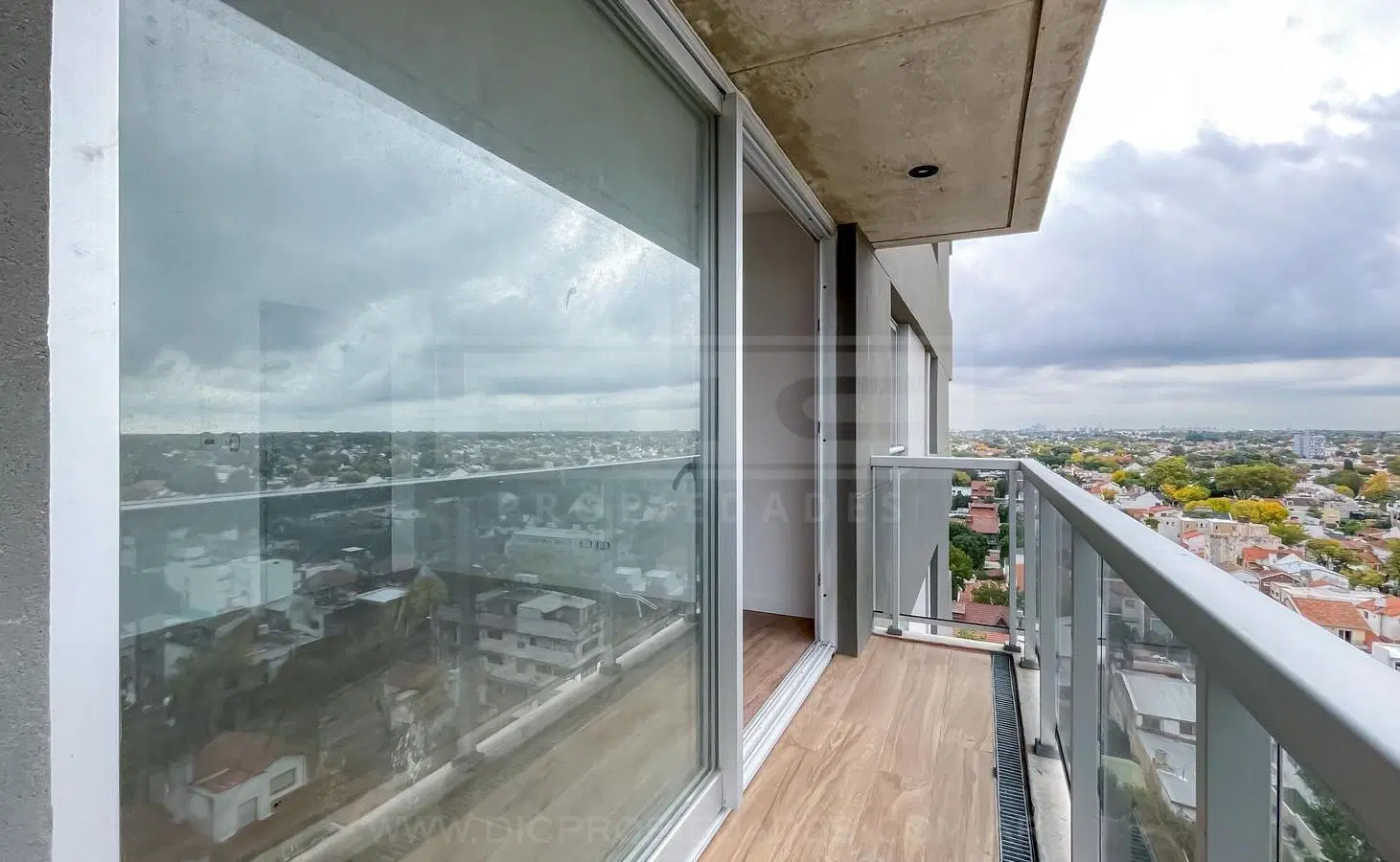 Excelente departamento 2 ambientes a estrenar en  Olivos 4