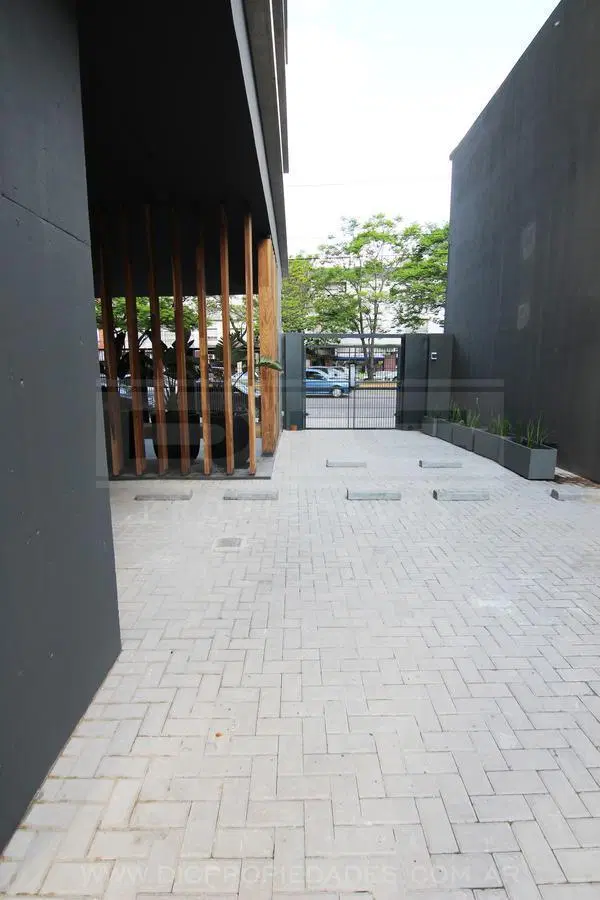 Cochera en venta  en  Olivos 2