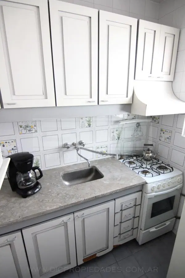 Departamento 1 ambiente en inmejorable zona de  Olivos 5
