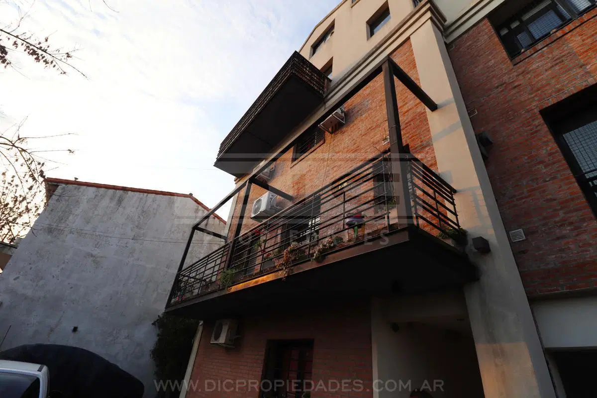 Departamento en duplex 3 ambientes  cochera amenities Venta Olivos 4