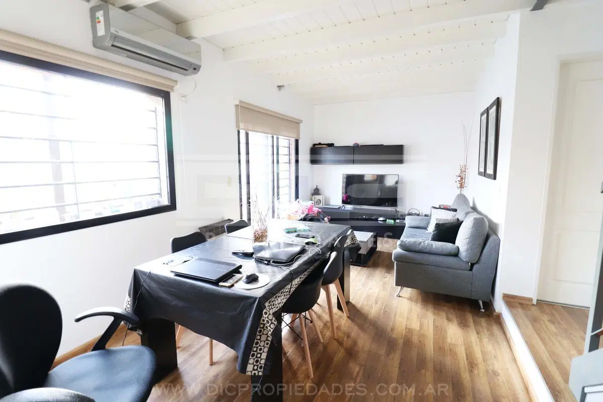 Departamento en duplex 3 ambientes  cochera amenities Venta Olivos 2