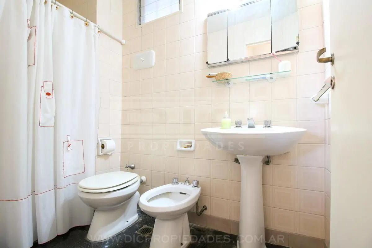 Departamento 3  ambientes  venta  ubicado en Olivos 4