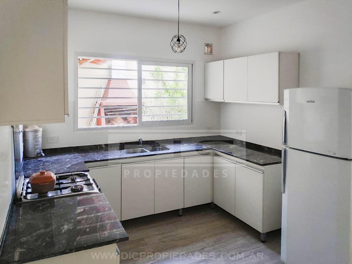 Foto de Duplex 3 ambientes venta con jardin y cochera en Olivos, imagen 5
