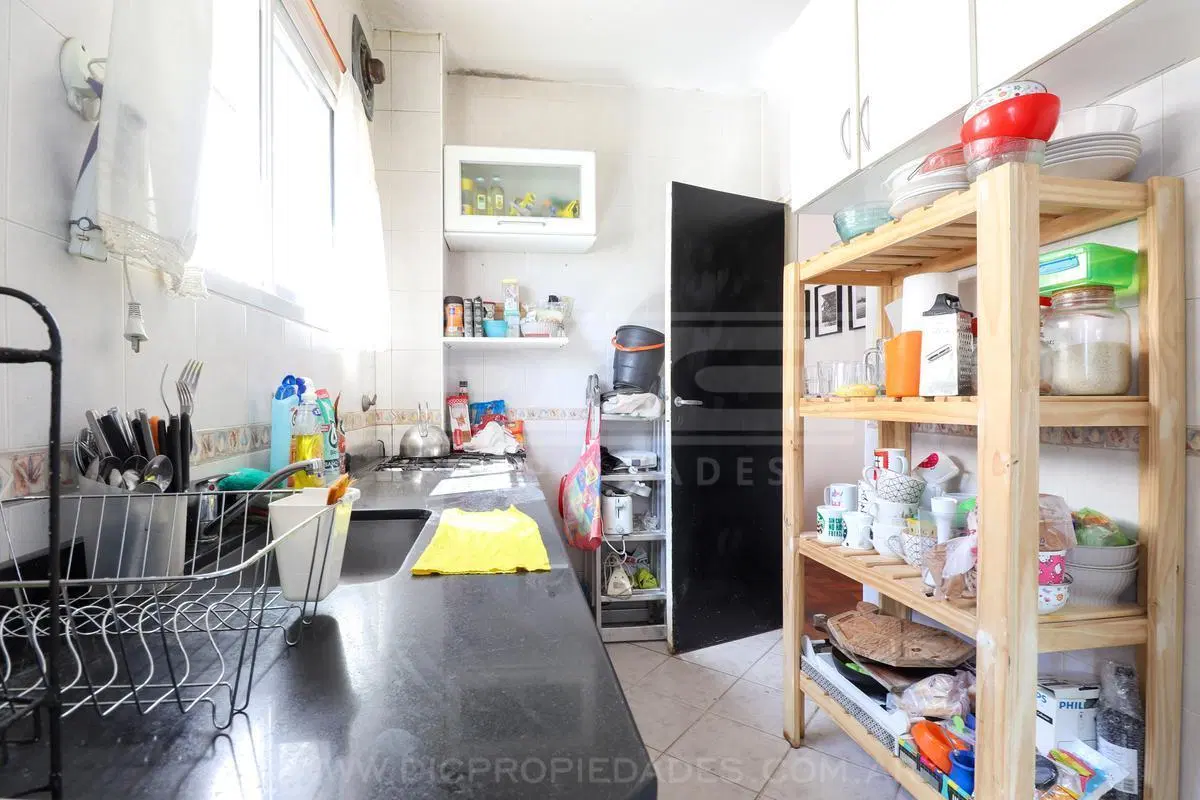 Departamento  3 ambientes Venta - Olivos 4