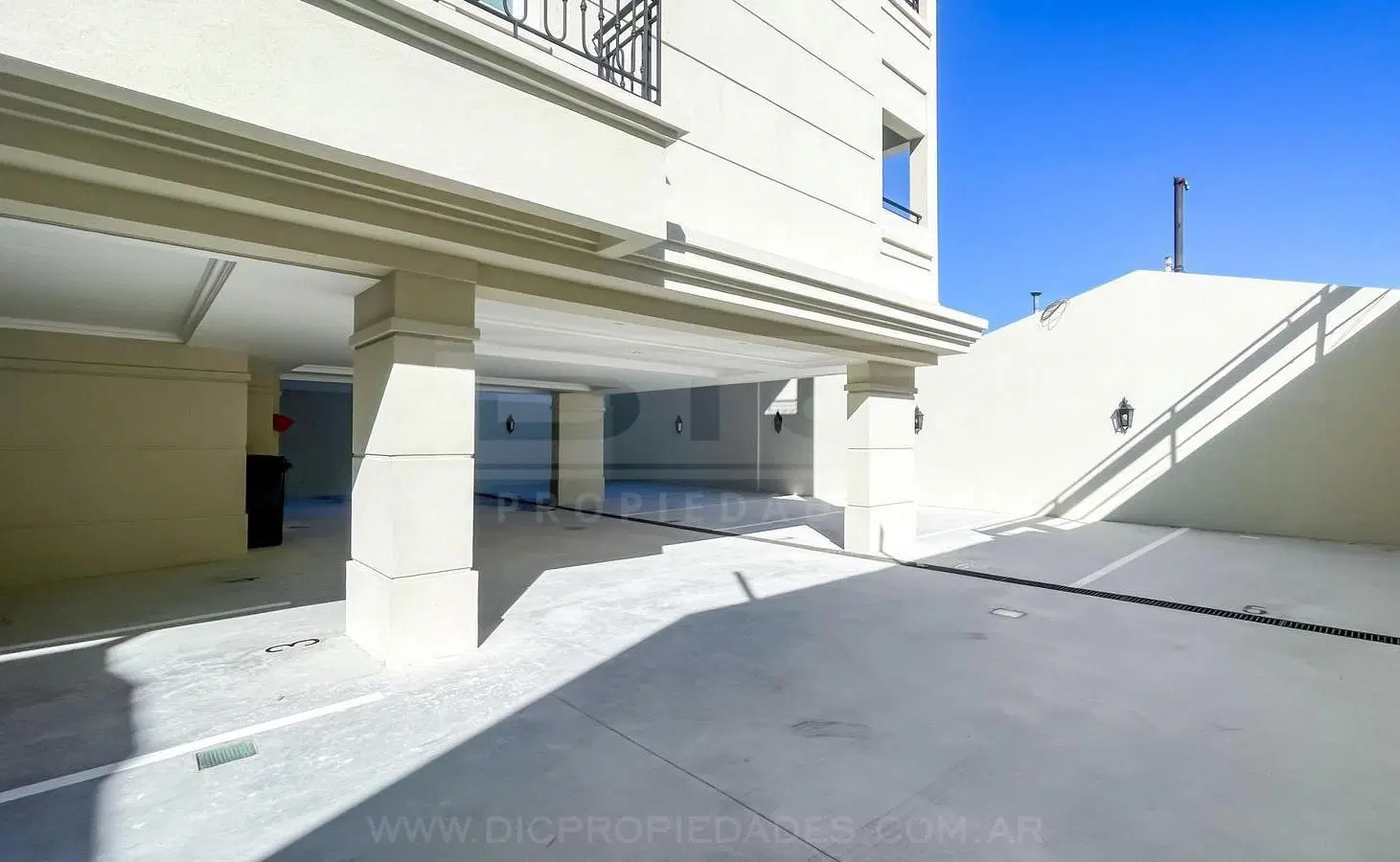 Cochera Venta - Olivos 2