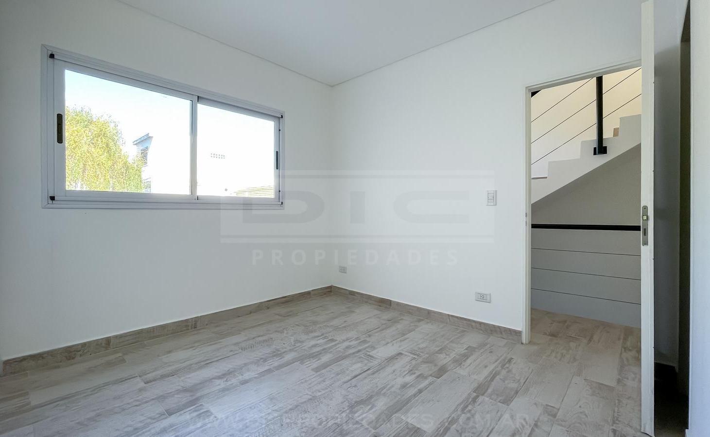 Foto de Triplex 3 dormitorios a estrenar Venta - Olivos, imagen 4