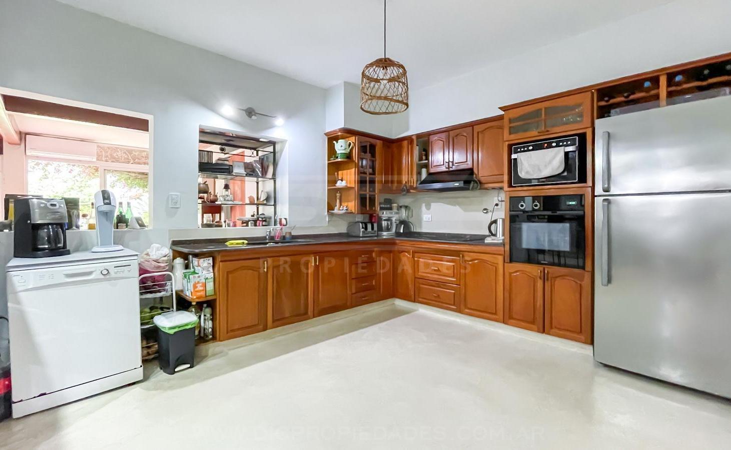 Foto de Chalet 4 dormitorios Venta - Olivos-Maipu/Uzal, imagen 1