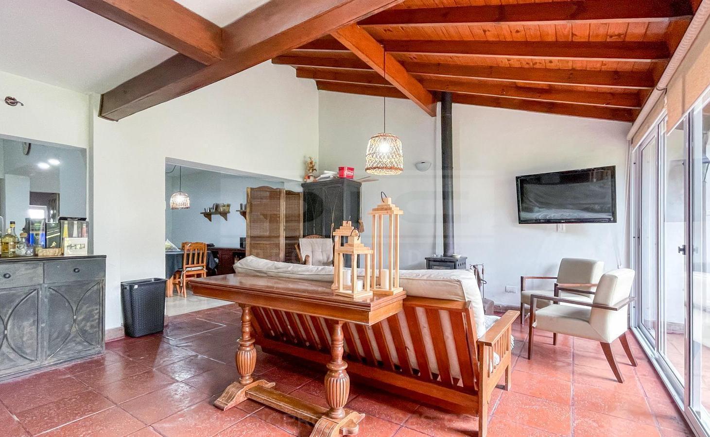 Foto de Chalet 4 dormitorios Venta - Olivos-Maipu/Uzal, imagen 4