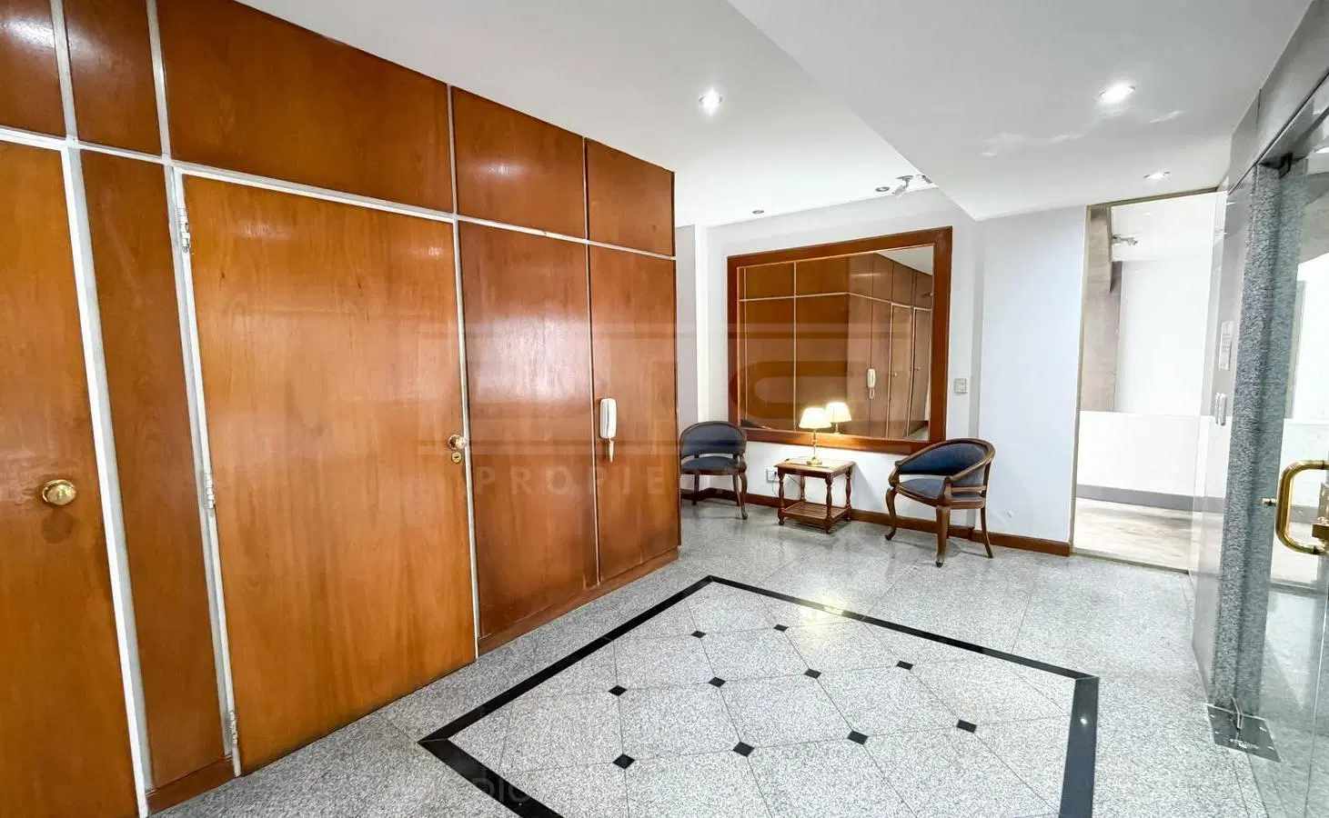 Departamento en Olivos-Vias/Maipu 4