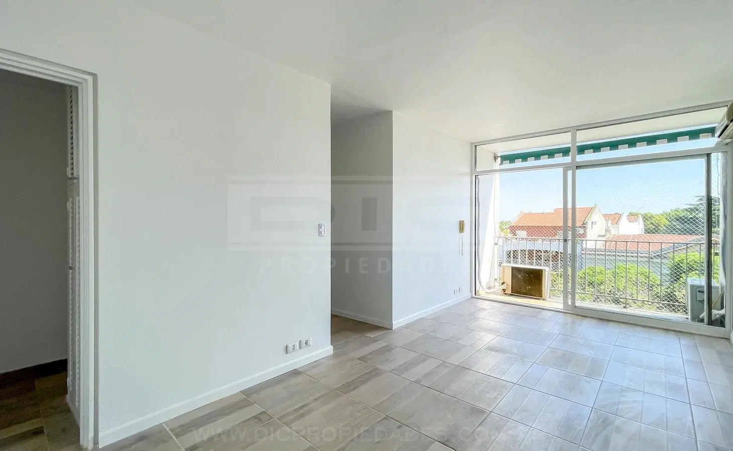 Departamento 4 ambientes Alquiler - Acas.-Vias/Santa Fe 5