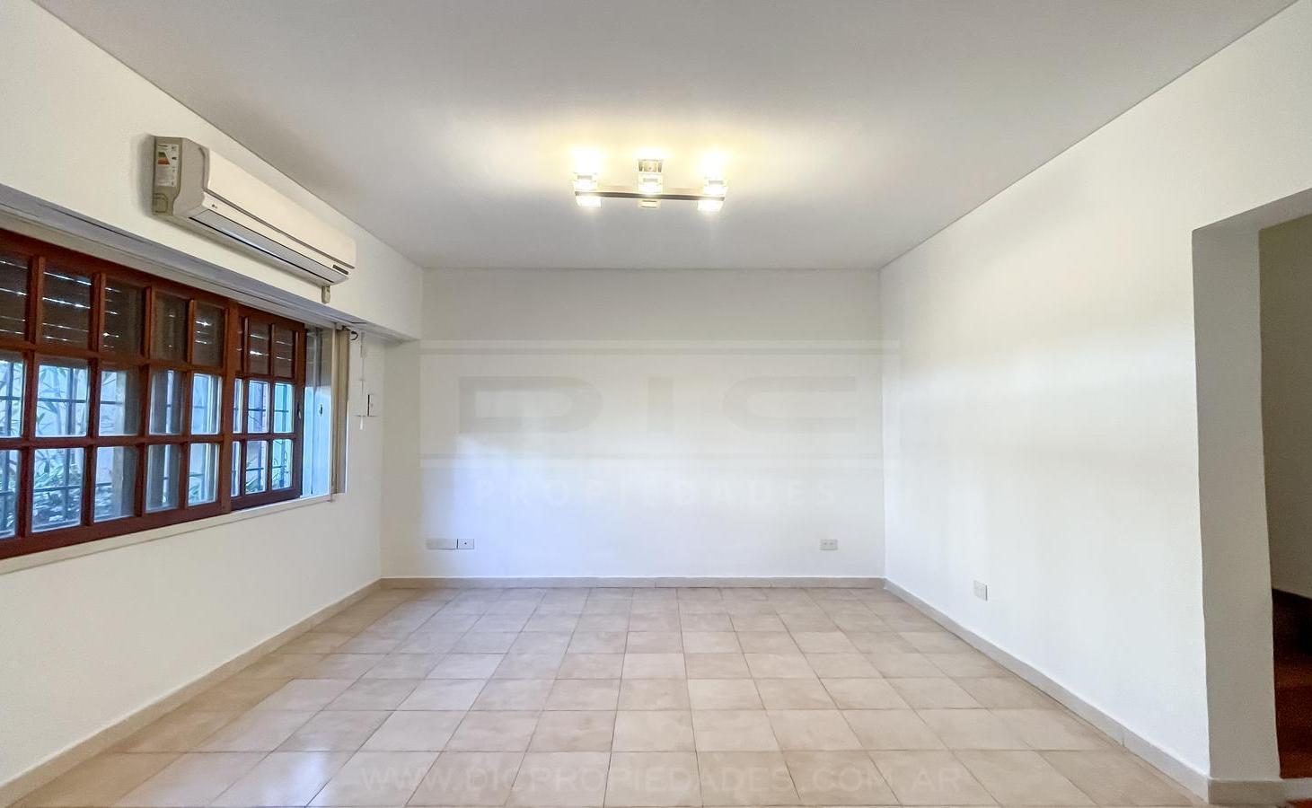 Foto de Chalet 3 dormitorios Venta - Acassuso -Santa Fe/Fleming, imagen 2