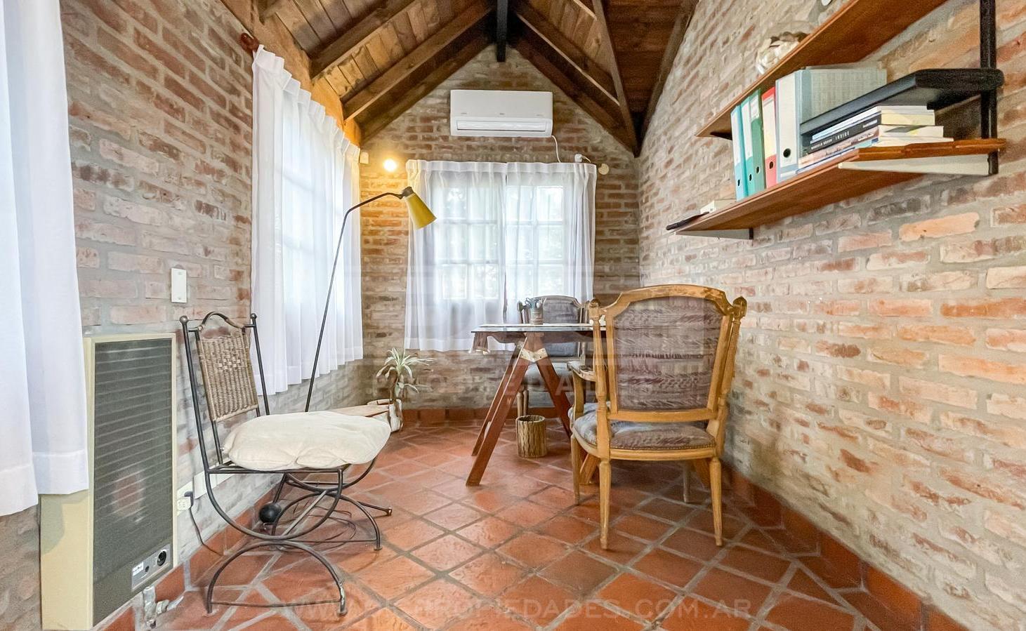 Foto de Casa 4 dormitorios Venta - Olivos-Maipu/Uzal, imagen 1