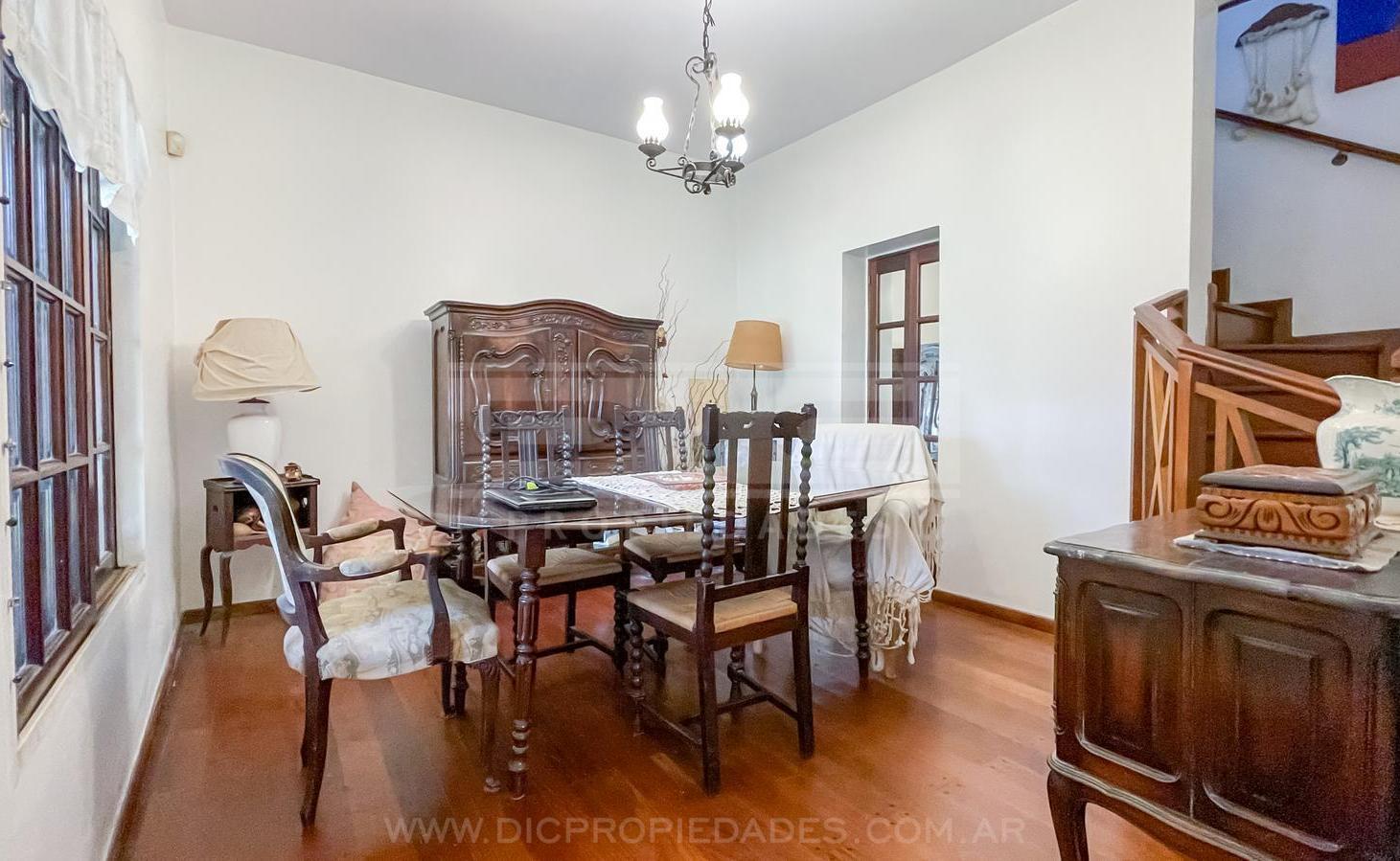 Foto de Casa 4 dormitorios Venta - Olivos-Maipu/Uzal, imagen 2