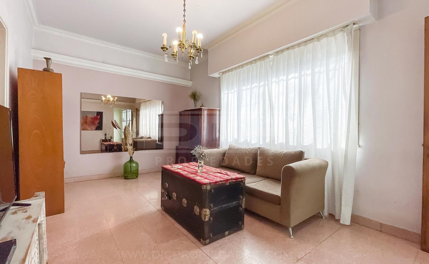 Foto de Chalet 4 dormitorios Venta - Florida Oeste, imagen 2
