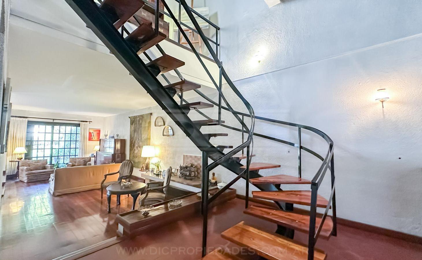 Foto de Chalet 4 dormitorios Venta - Florida Mitre/Este, imagen 3