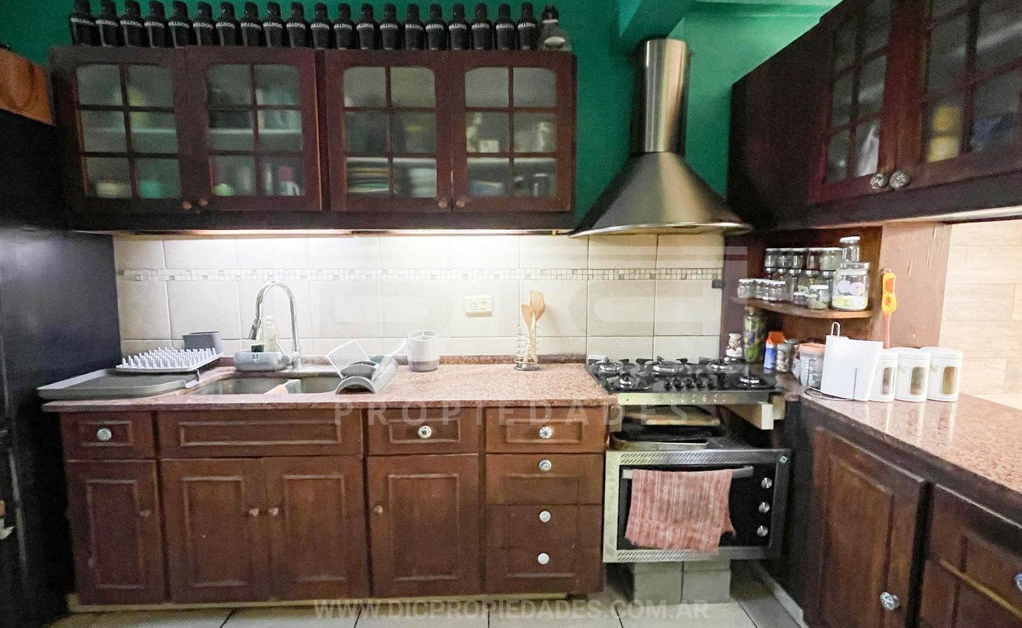 Foto de Casa 4 dormitorios Venta - Don Torcuato, imagen 2