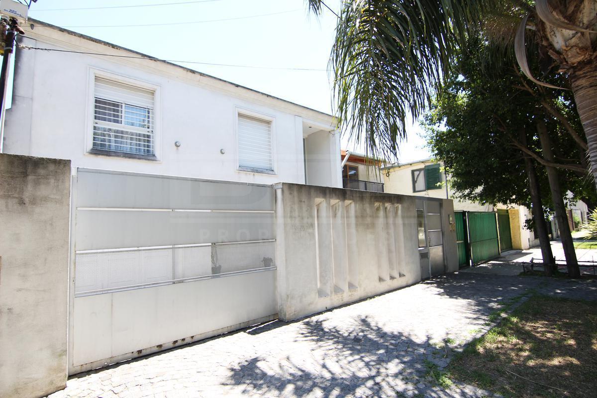 Foto de Chalet de 4 ambientes sobre lote de 450m2 en Las Lomas de San Isidro, imagen 1