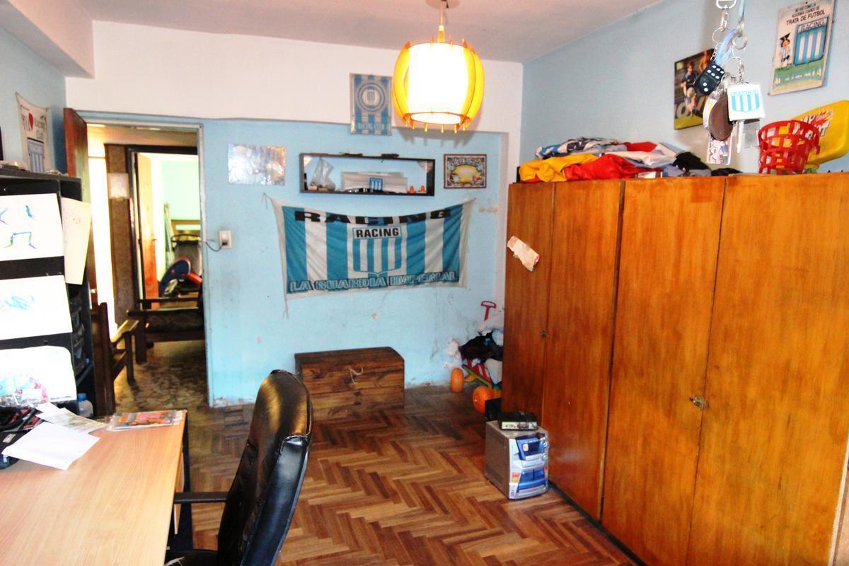 Foto de Casa 4 ambientes entrada independiente galpon de 180m2. Zona Tren de la, imagen 5