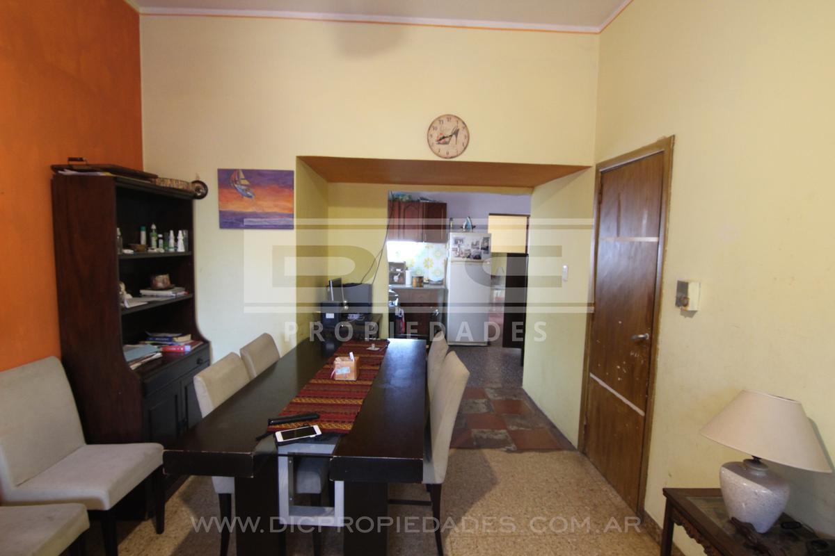 Foto de Casa multifamiliar de 4 ambientes con patio en Beccar., imagen 4