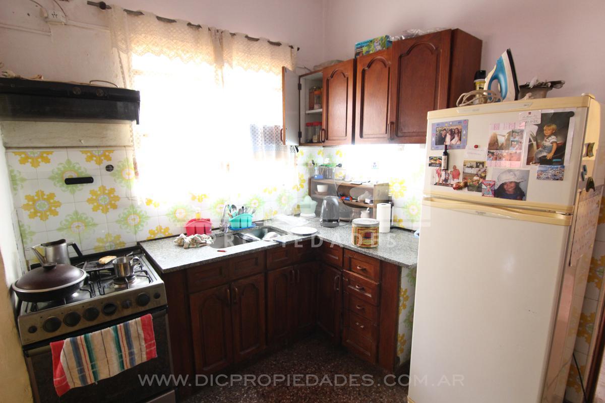 Foto de Casa multifamiliar de 4 ambientes con patio en Beccar., imagen 2