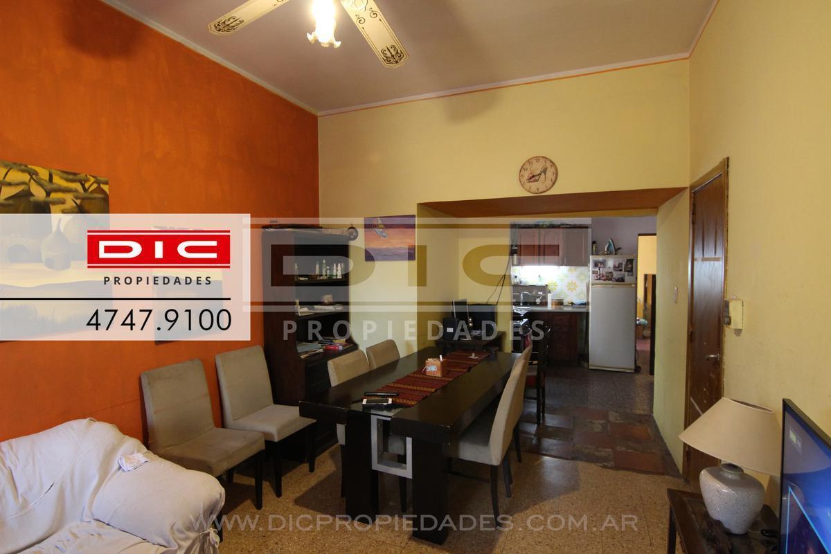 Foto de Casa multifamiliar de 4 ambientes con patio en Beccar., imagen 1