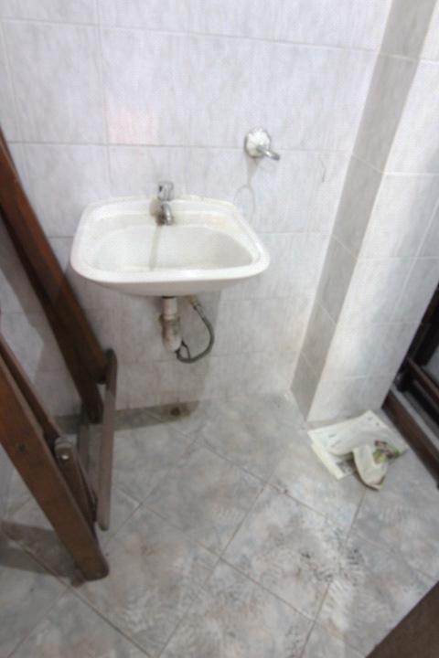 Foto de Local desarrollado en planta baja 60m2 deposito en planta alta 60m2, imagen 1