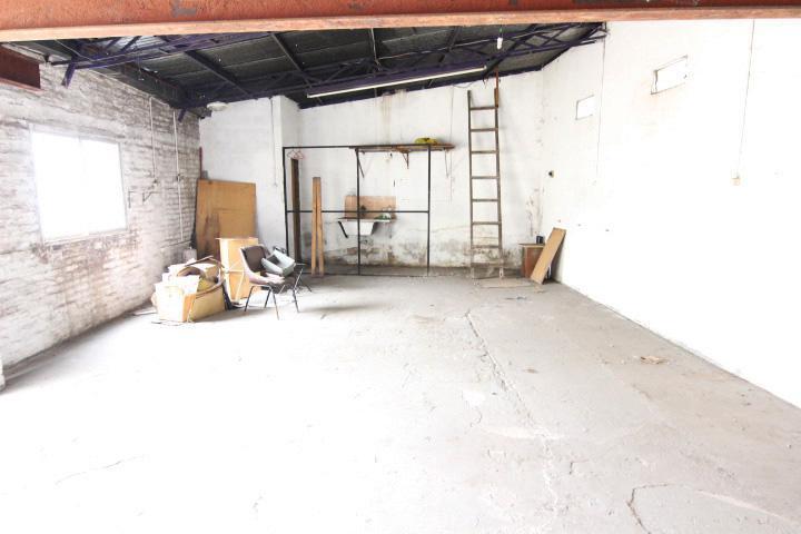 Foto de Local desarrollado en planta baja 60m2 deposito en planta alta 60m2, imagen 4