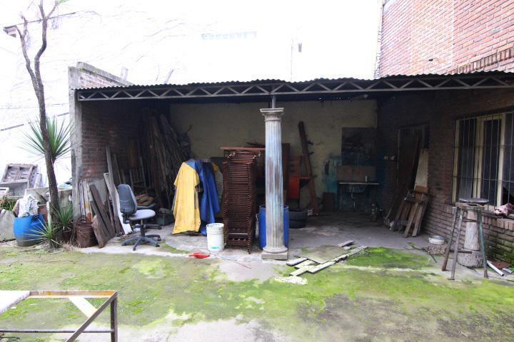 Foto de Local desarrollado en planta baja 60m2 deposito en planta alta 60m2, imagen 3