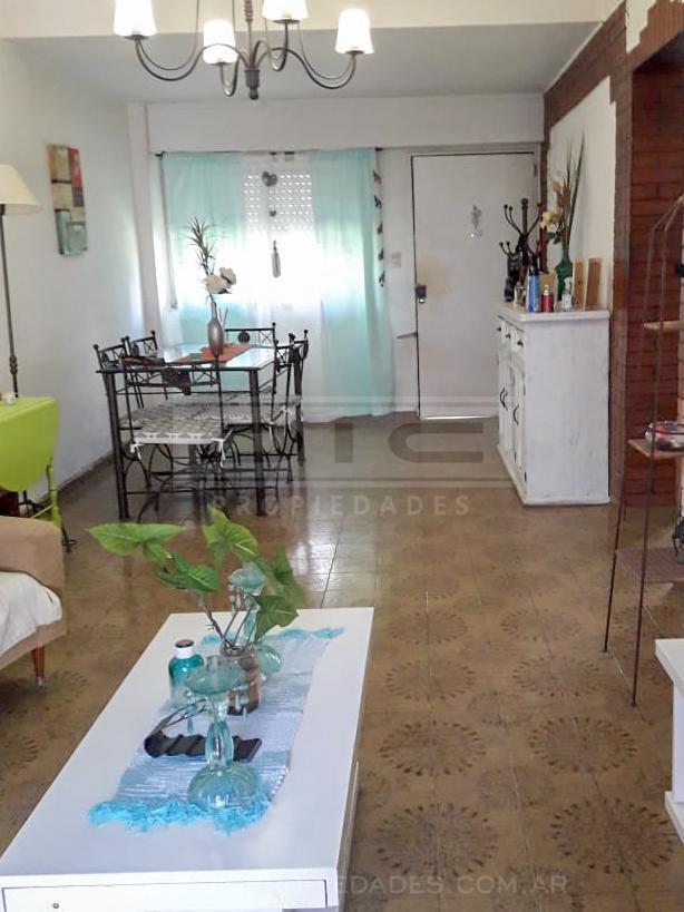 Foto de Depto tipo PH con jardín, quincho y parrilla., imagen 3