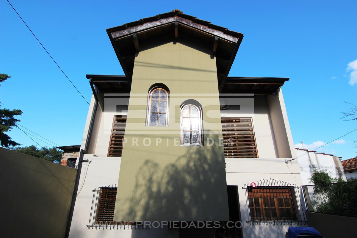 Foto de Excelente PH de 5 dormitorios, 2 baños y cochera. Terreno de 400m2, imagen 3