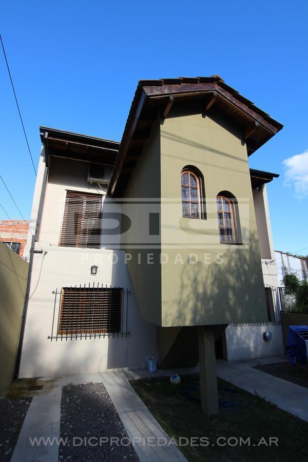 Foto de Excelente PH de 5 dormitorios, 2 baños y cochera. Terreno de 400m2, imagen 2
