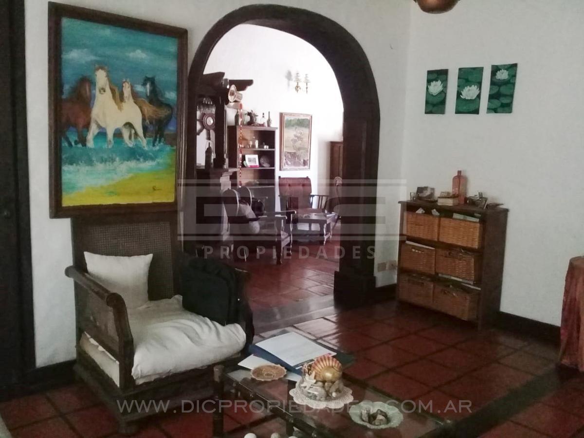 Foto de Muy buena casa c/quincho y piscina, 800m2 totales - Don Torcuato, imagen 3