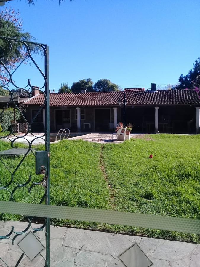 Foto de Muy buena casa c/quincho y piscina, 800m2 totales - Don Torcuato, imagen 2