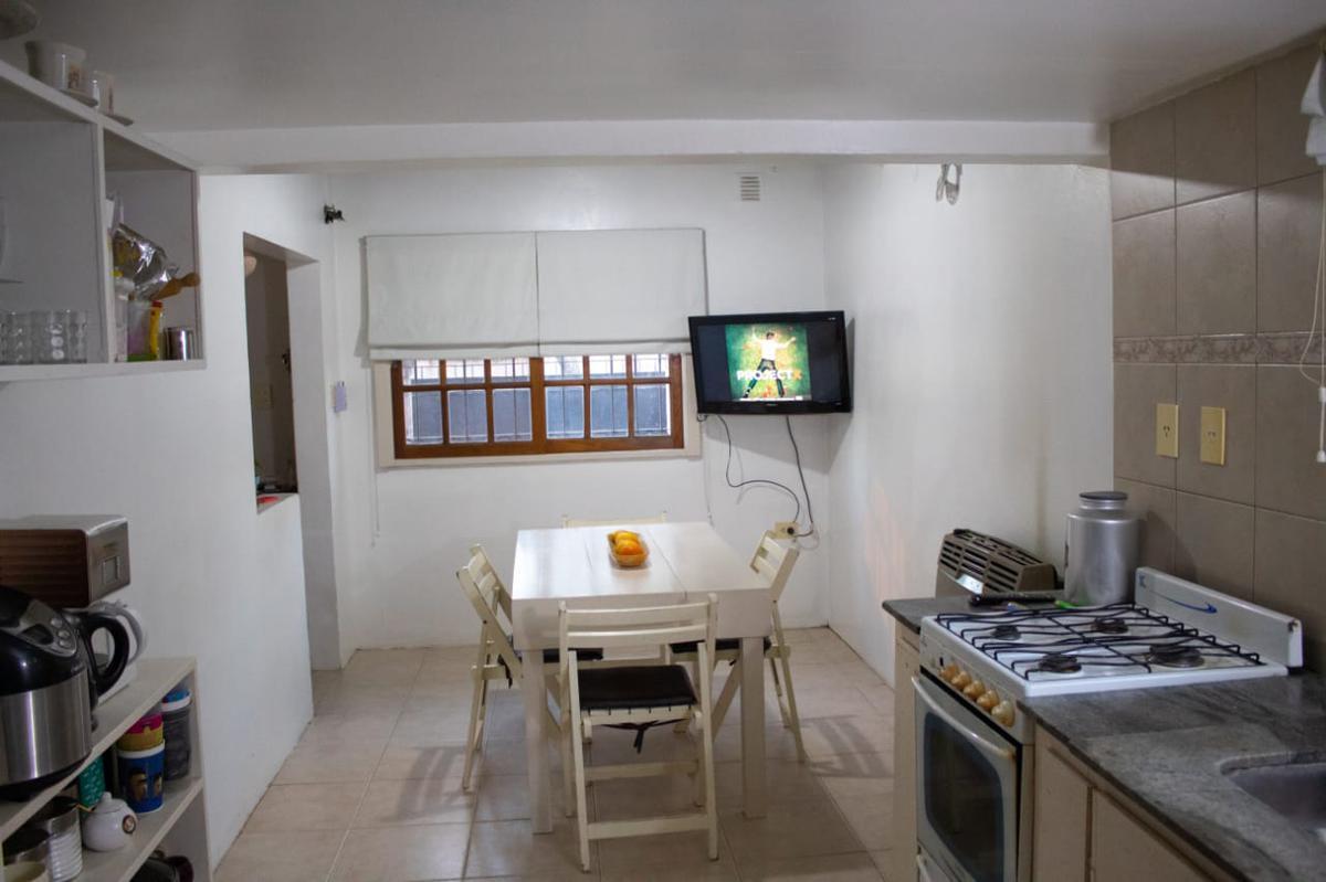 Foto de Chalet en 2 plantas de 4 amb c/patio y parrilla en El Talar, imagen 2